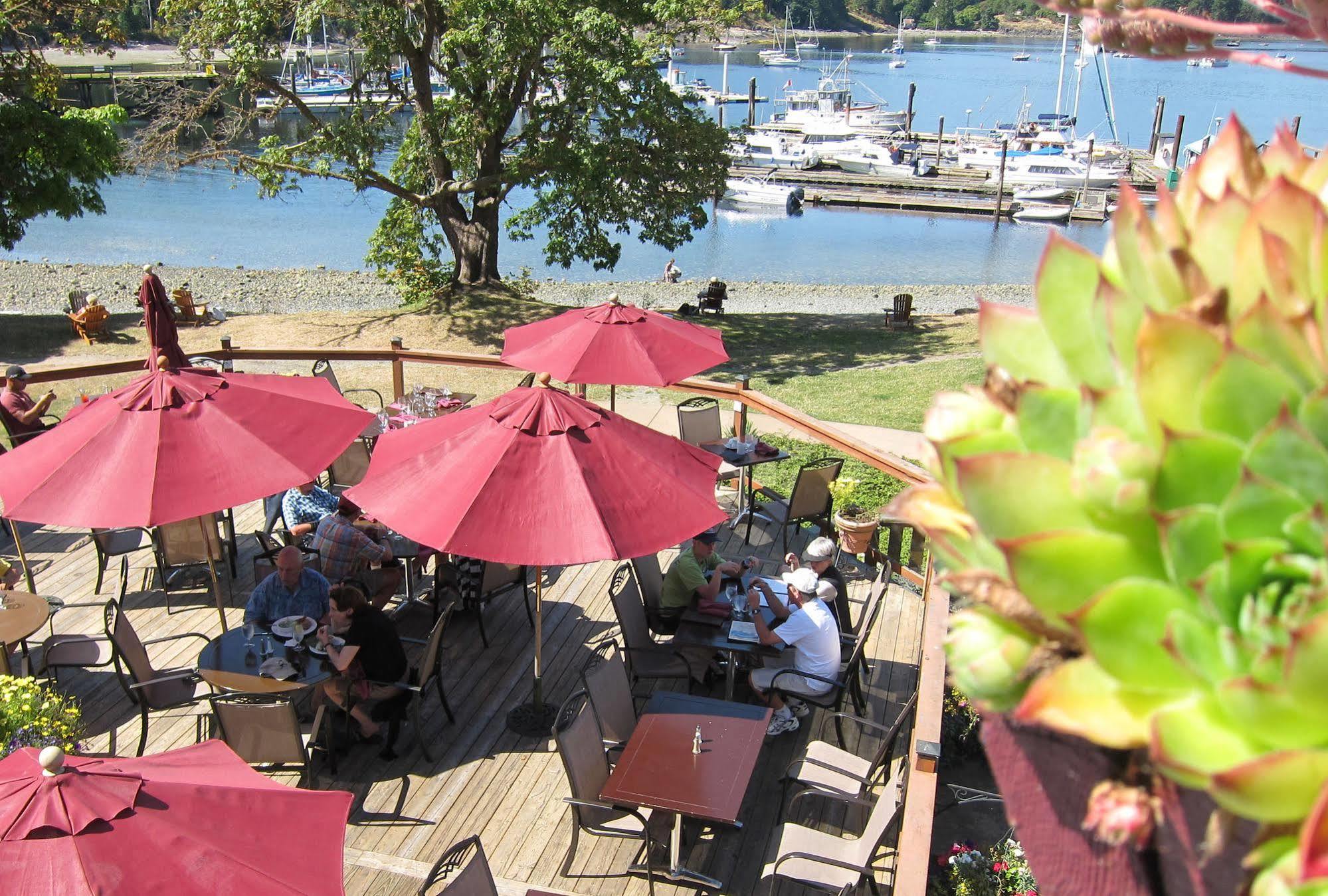 Heriot Bay Inn ภายนอก รูปภาพ